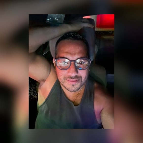 Meet your Posher, Juan - Picture 1 of 1